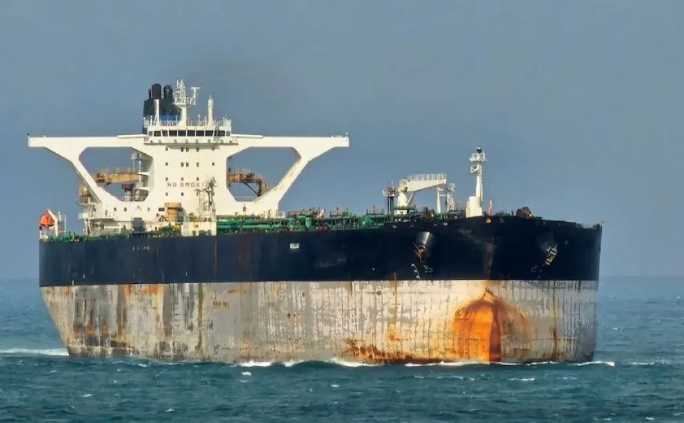 El buque cisterna Bella 1