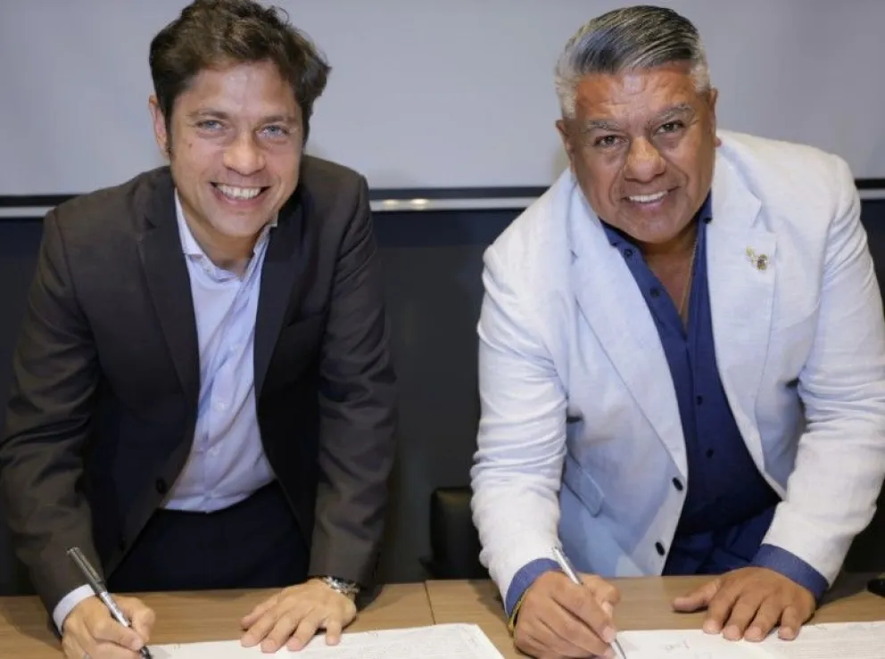 Axel Kicillof, gobernador de Buenos Aires, y el presidente sanjuanino de la AFA, Claudio Tapia.