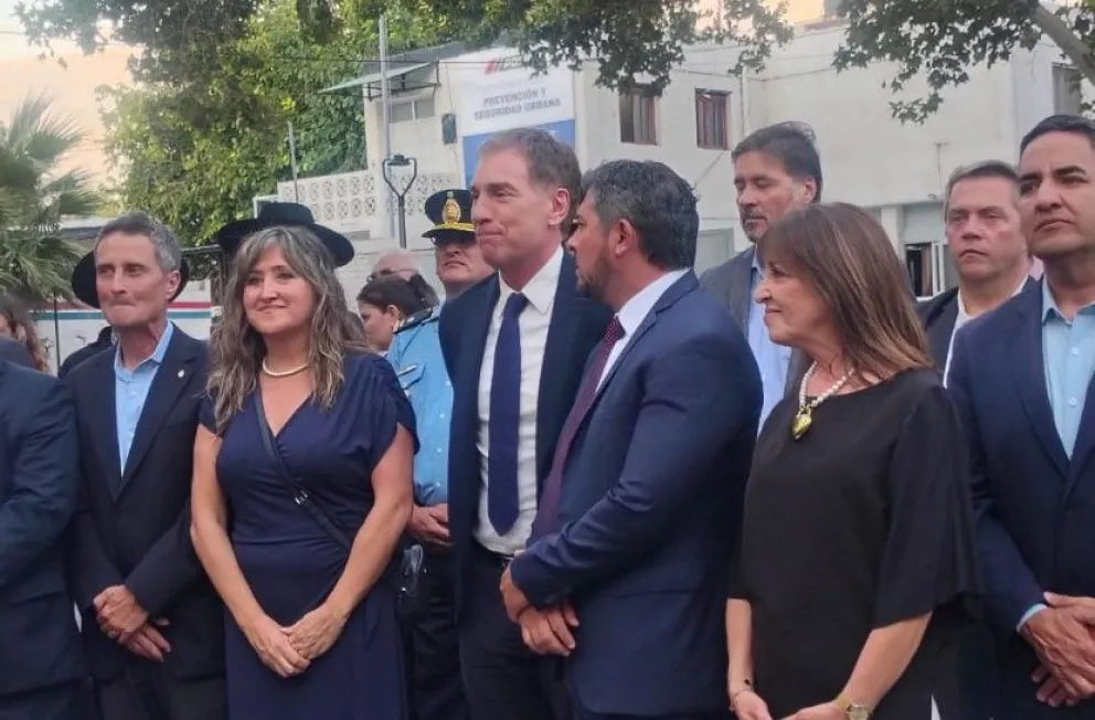 Marcelo Orrego y Diego Santilli, durante un acto por el nuevo aniversario del terremoto de 1944 en San Juan.
