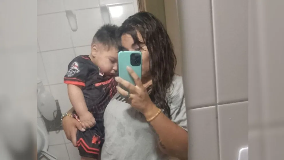 Isa, junto a su mamá, quien realizó un desgarrador posteo.