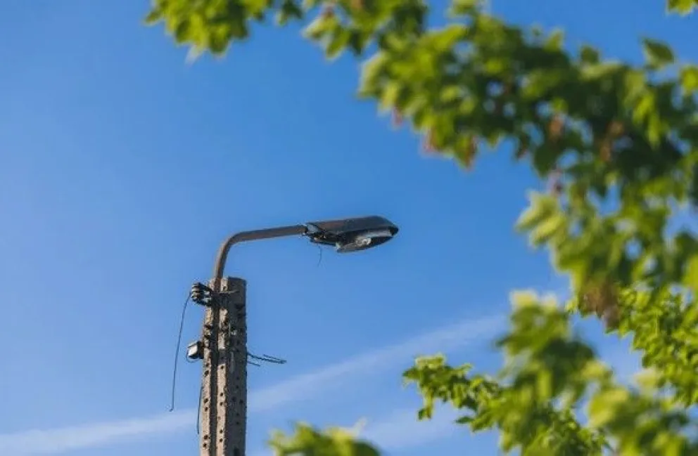 Una de las farolas destruidas en Campo Afuera.