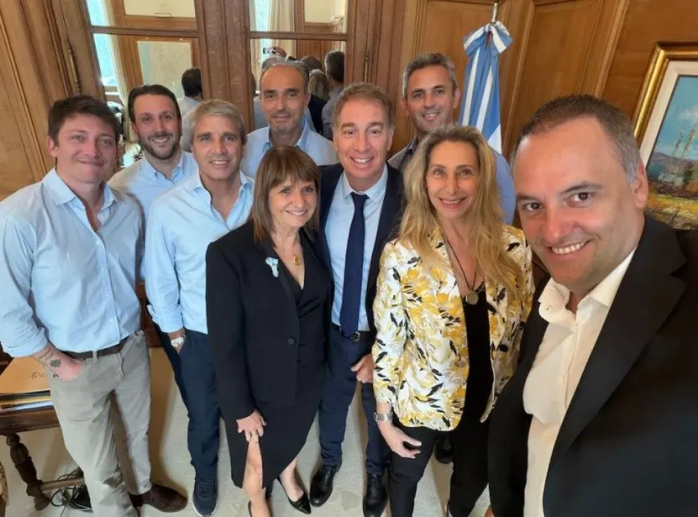 La mesa política, encabezada por Karina Milei.