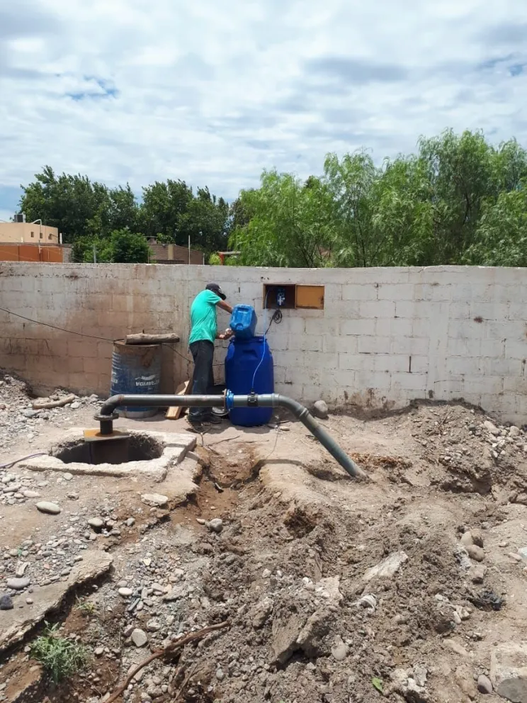 Trabajos en la Villa Elisa, la entidad responsable de brindar en esa zona de Pocito el servicio de agua potable.