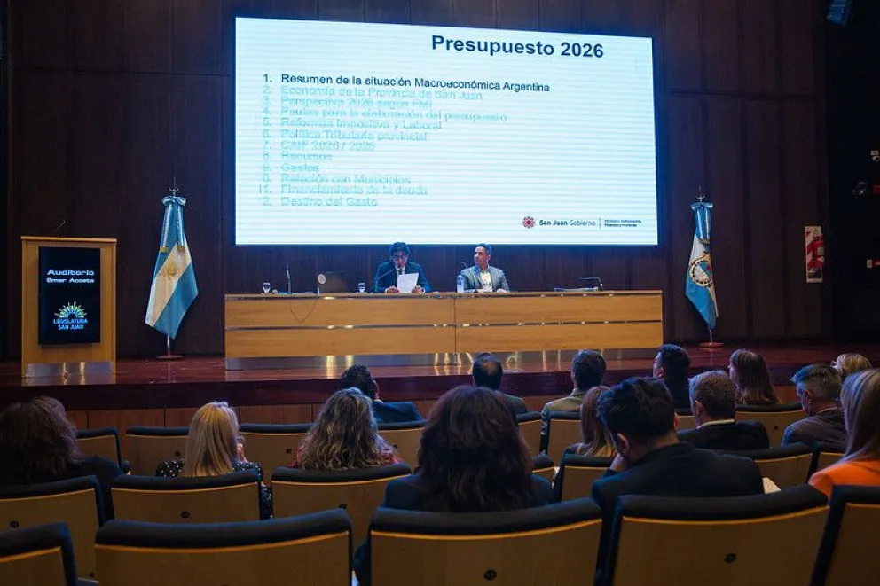 Peso. En la explicación de detalles del presupuesto, el ministro de Economía dio a conocer la trascendencia de los ingresos tributarios nacionales en los recursos provinciales.