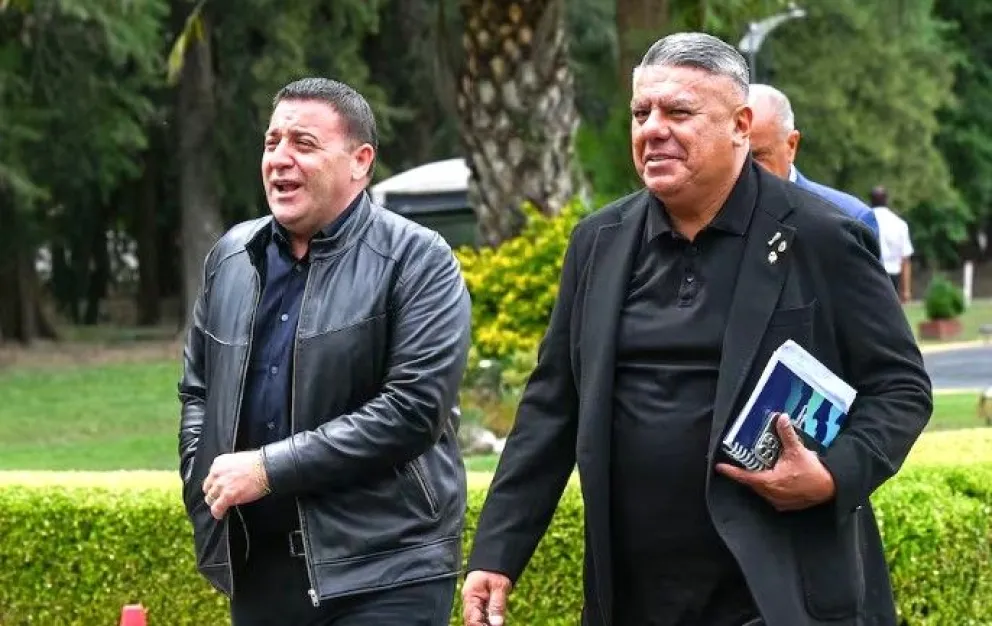 Claudio Tapia y su mano derecha en la conducción de la AFA, el tesorero Pablo Toviggino.