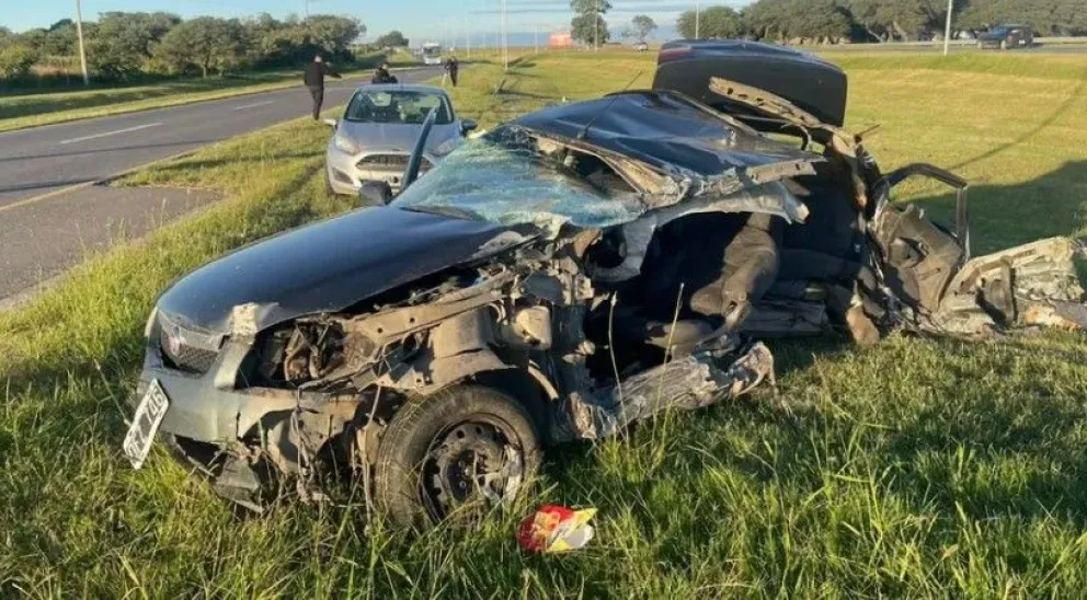 El Fiat Siena que manejaba el exciclista Rodrigo Silva, de 22 años.