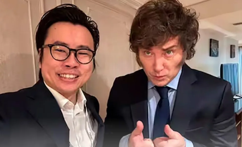 Julian Peh, CEO de KIP Protocol, junto al presidente Javier Milei.