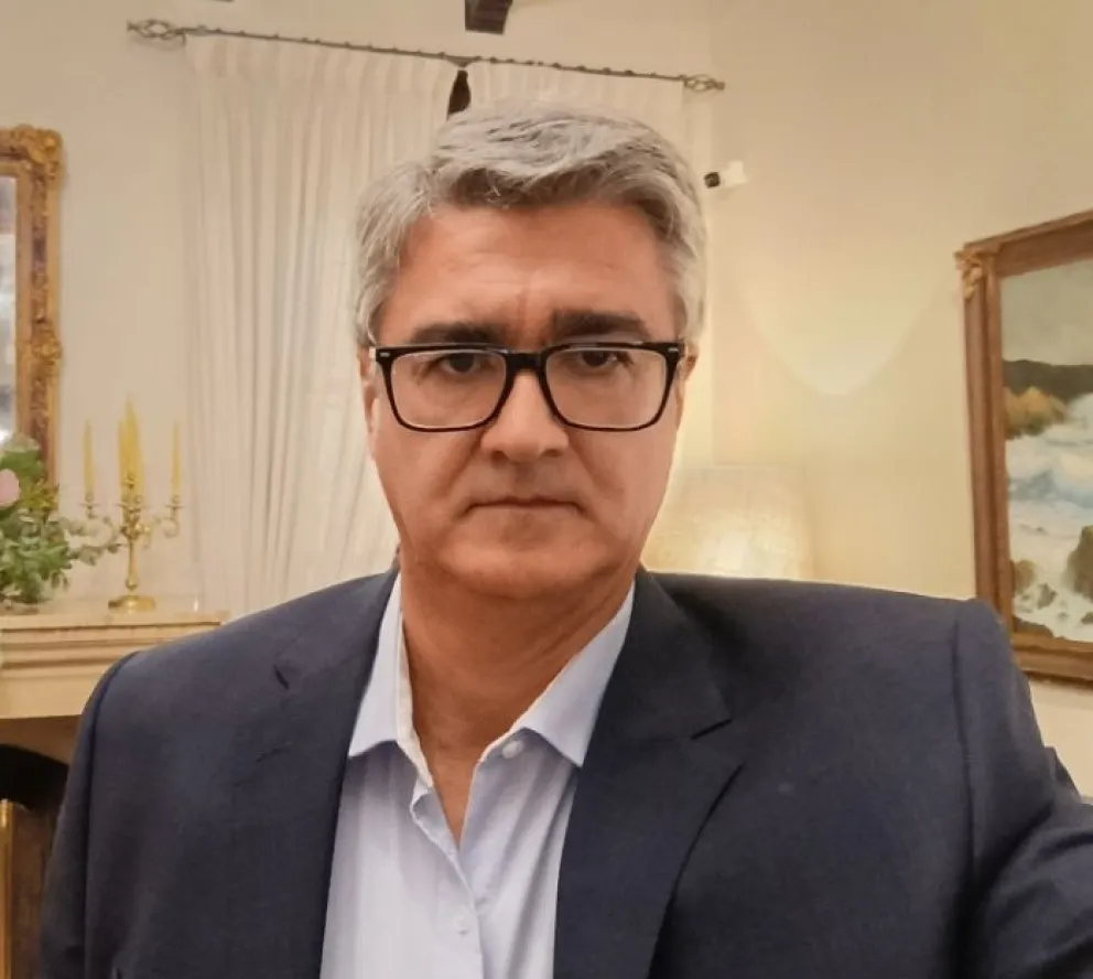 Diego Martín Nazareno, Magister en Derecho Administrativo