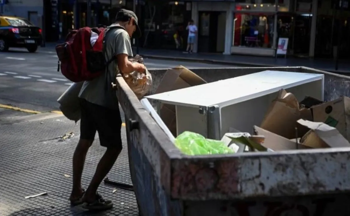 Según el Indec, la pobreza en el país fue de 28,2% en el segundo ...