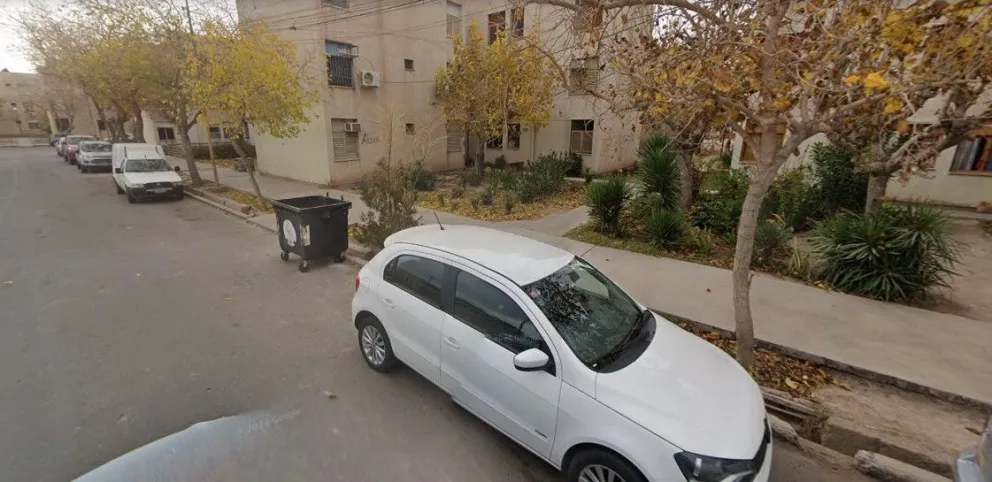 El interior del barrio Manantiales, cercado esta tarde por la Policía.