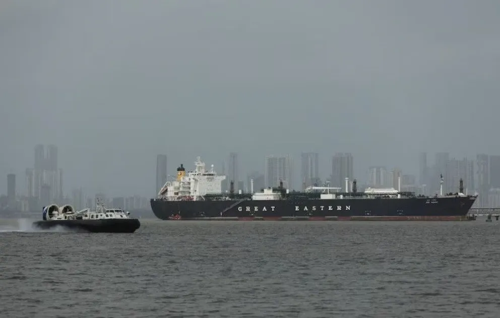 Barcos petroleros en el estrecho de Ormuz.