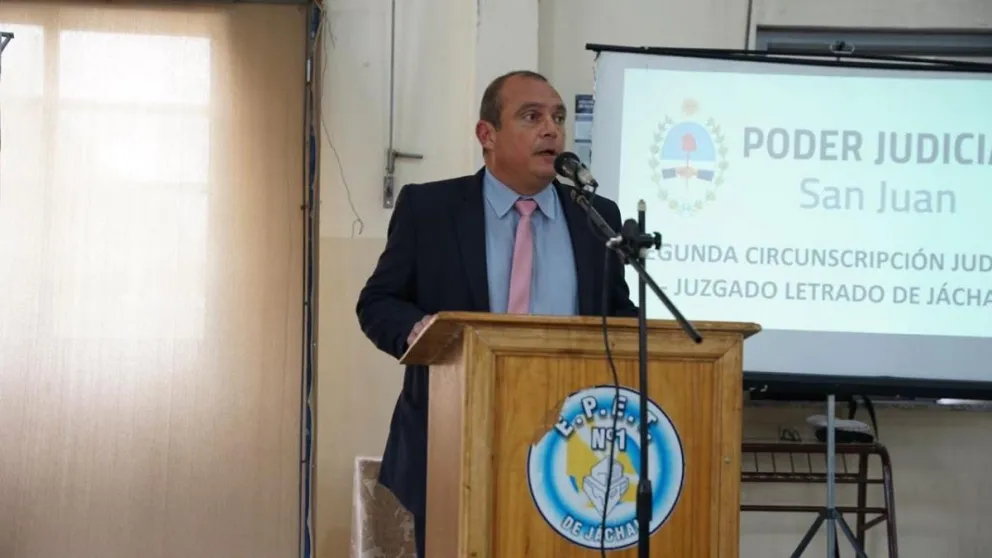 El juez Domingo Daniel Castro emitió una medida cautelar a favor de Vicuña y su desarrollo minero en Iglesia. 