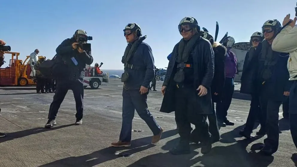 El presidente argentino Javier Milei, junto al embajador de Estados Unidos en Argentina, Peter Lamelas