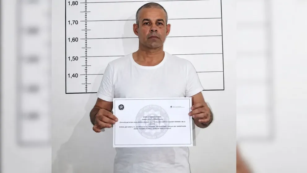 Fred Machado, en calidad de detenido.