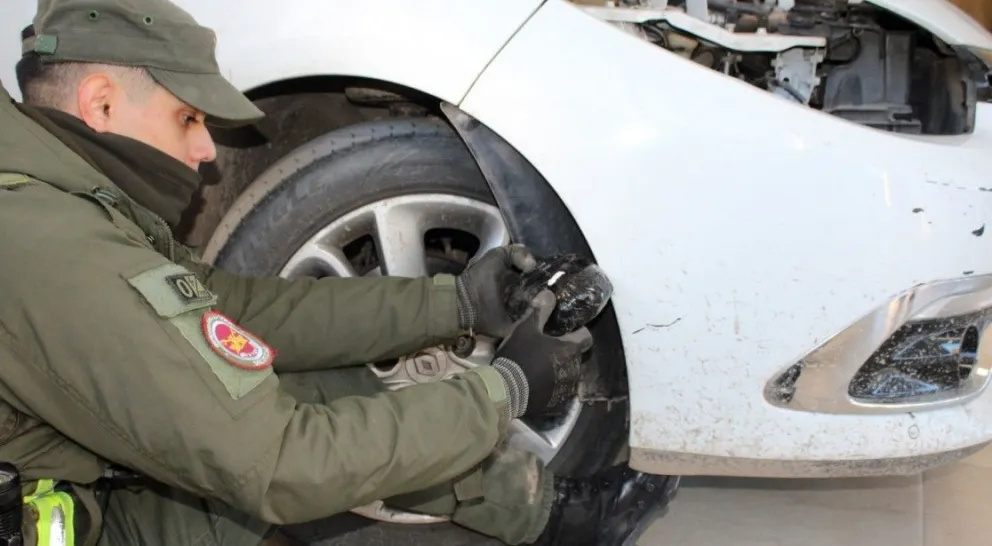 El sector del auto Renault Fluence donde se encontraba la droga escondida.