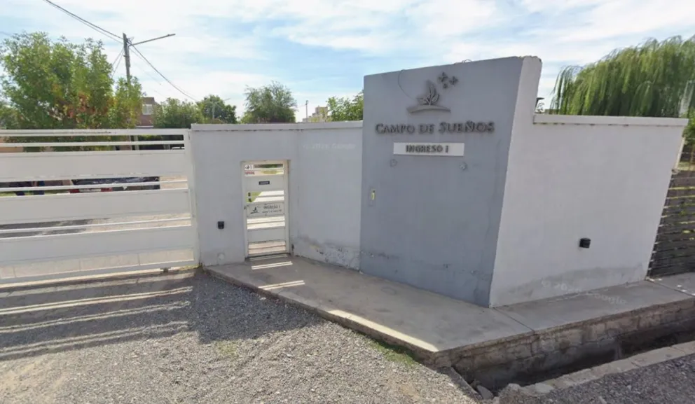 La casa del extesorero de la Policía está ubicada en un barrio privado de Santa Lucía.