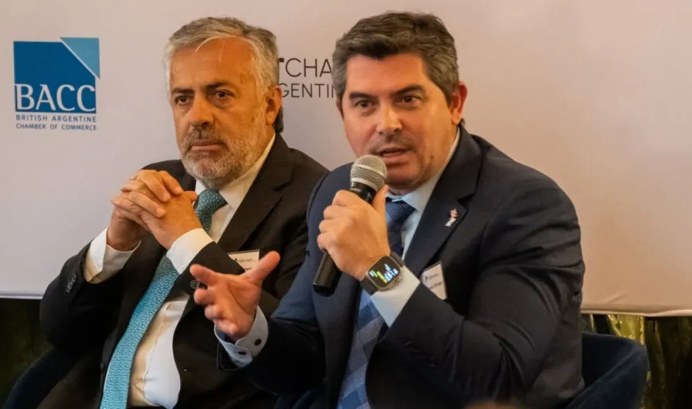 Antecedente. El gobernador mendocino, el radical Alfredo Cornejo, hizo alianza con LLA y acordó quedarse con la mayoría de los cargos provinciales y ceder los puestos nacionales en la elección de 2025. Se verá si Orrego analiza esa opción.