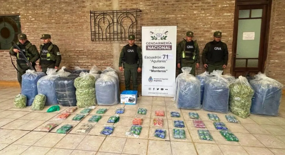 Gendarmería Nacional, en Tucumán, y el decomiso de los 457 kilos en la Ford Ranger que manejaba el sanjuanino Julio Agustín Sosa, que se encuentra detenido.