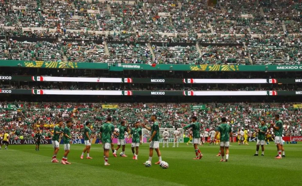 El seleccionado mexicano en el calentamiento.