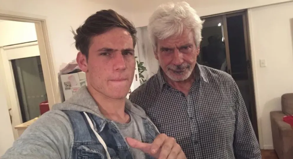 Gaspi, junto a su papá Ricardo, quien lo recordó a dos días de la tragedia en Brasil.