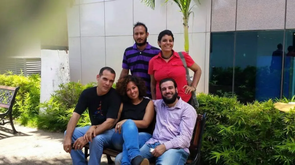 Renzo con sus amigos en Venezuela. 