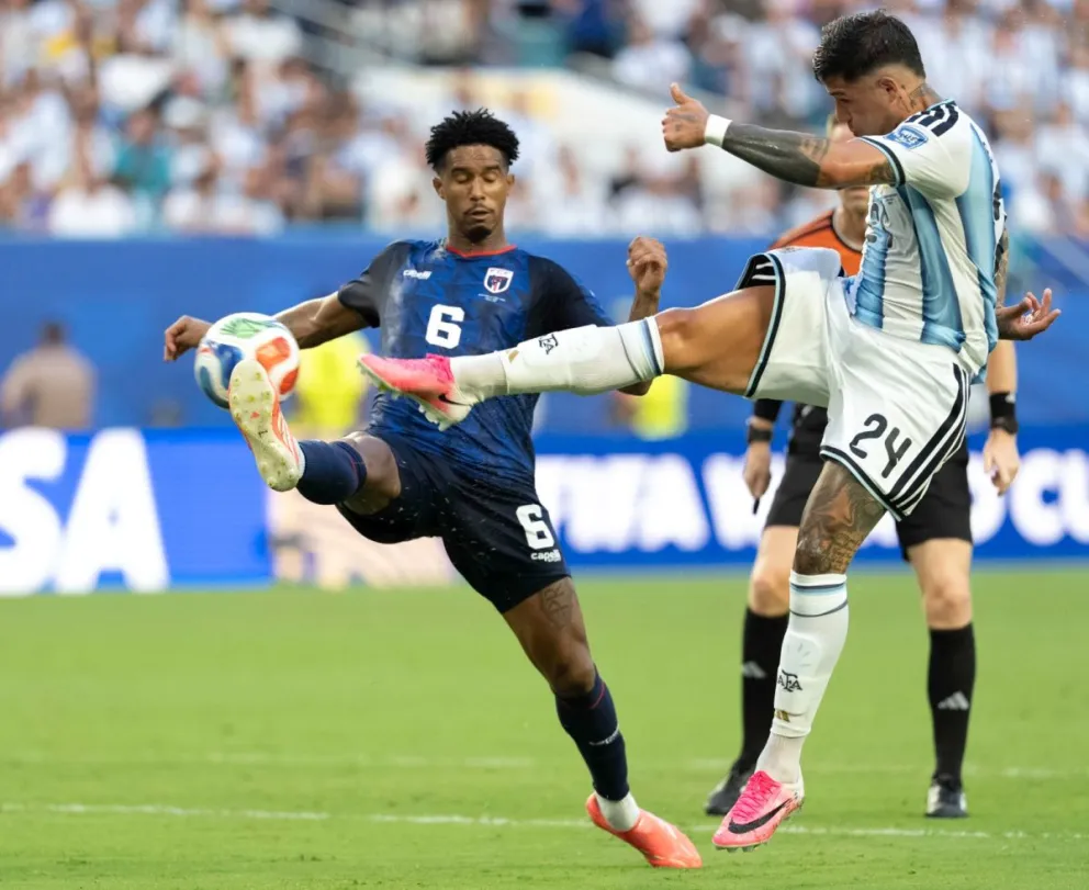A falta de minutos para el final, Argentina no puede romper el muro defensivo de Cabo Verde. 