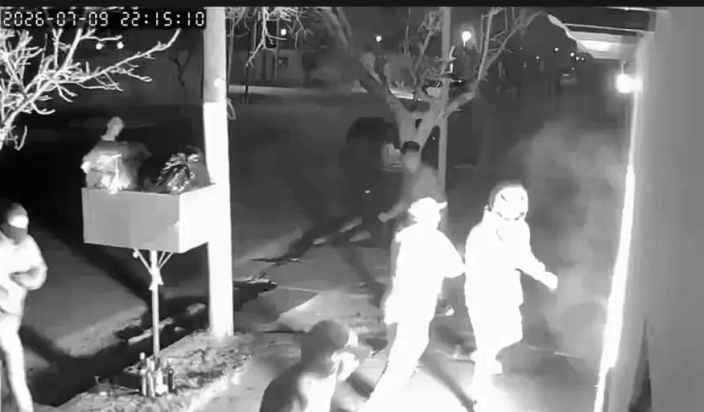 Fotocaptura del video del ataque ocurrido en Villa El Salvador, Chimbas.