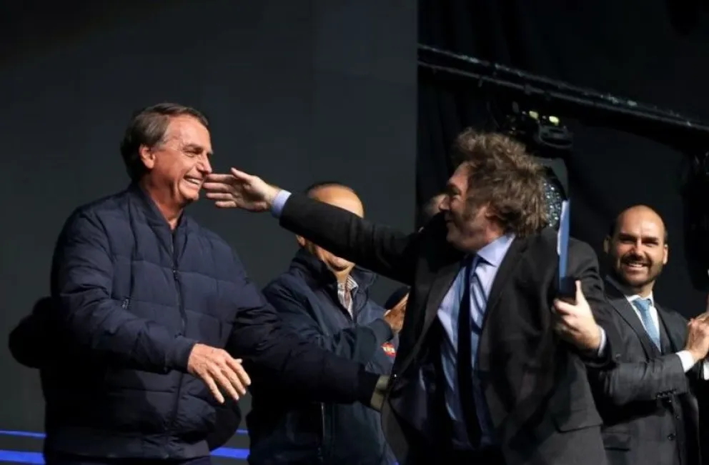 Javier Milei y su saludo efusivo a Jair Bolsonaro.