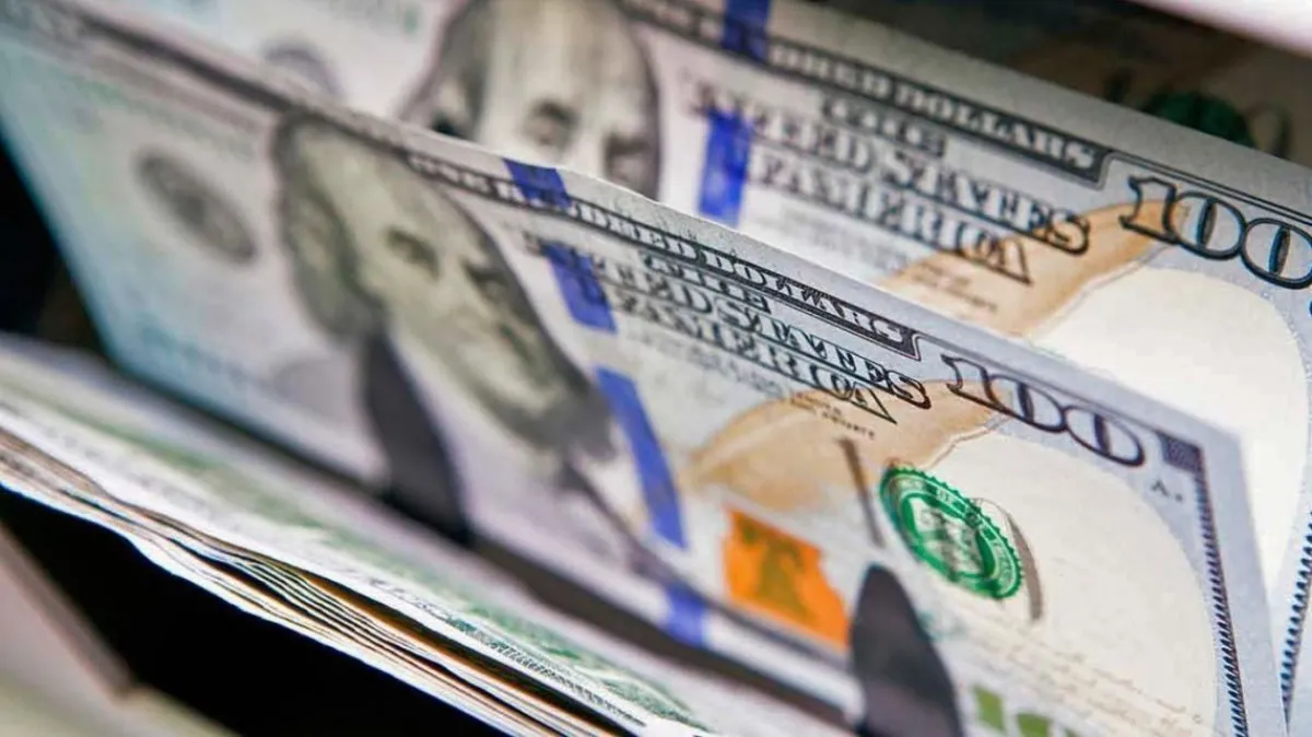 Nueva jornada de estabilidad para el dólar blue en San Juan: $1.560 para la venta