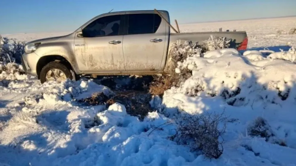 José Bilbao y su pareja quedaron aislados cerca de Cerro Piedra cuando la nieve y los voladeros bloquearon el acceso habitual.