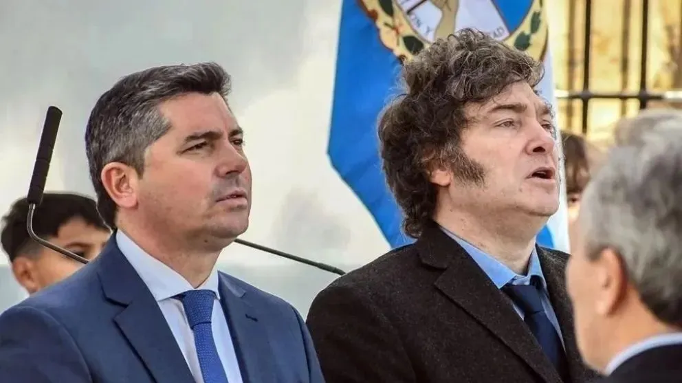 El gobernador Marcelo Orrego y el presidente Javier Milei durante el acto de lanzamiento oficial del Compromiso Federal por la Alfabetización.