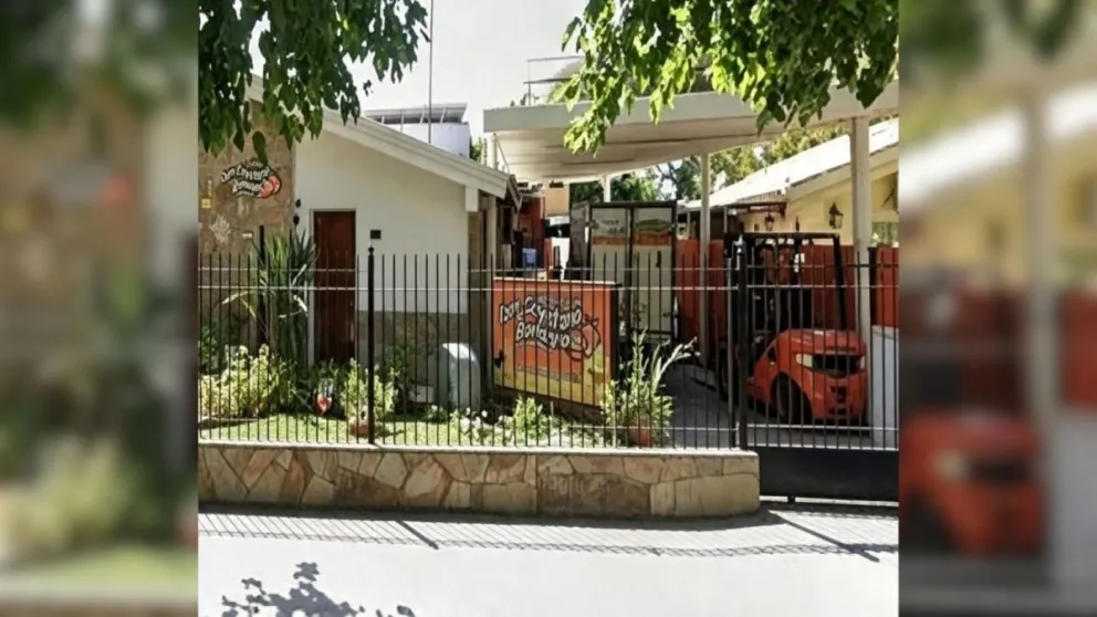 La casa, ubicada en la Villa América, que atacaron los tres delincuentes armados esta madrugada.