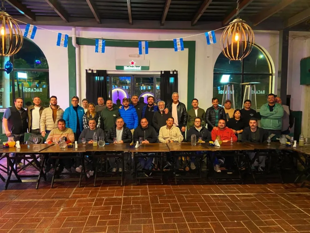 40 GASTRONÓMICOS SE REUNIERON PARA PEDIR AYUDA. 