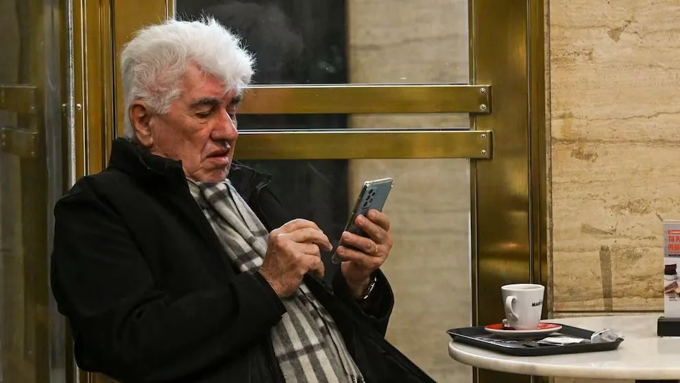 Héctor Zabaleta tomó un café en el bar de Comodoro Py 2002 antes de ingresar a declarar como testigo