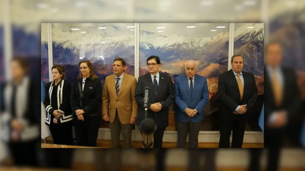 Los ministros de la Corte de Justicia están por sacar una acordada para adaptar la norma nacional al viejo Código Procesal Penal con el que se rige el fuero de menores. Fiscalía General tendrá fuerte intervención en el proceso.