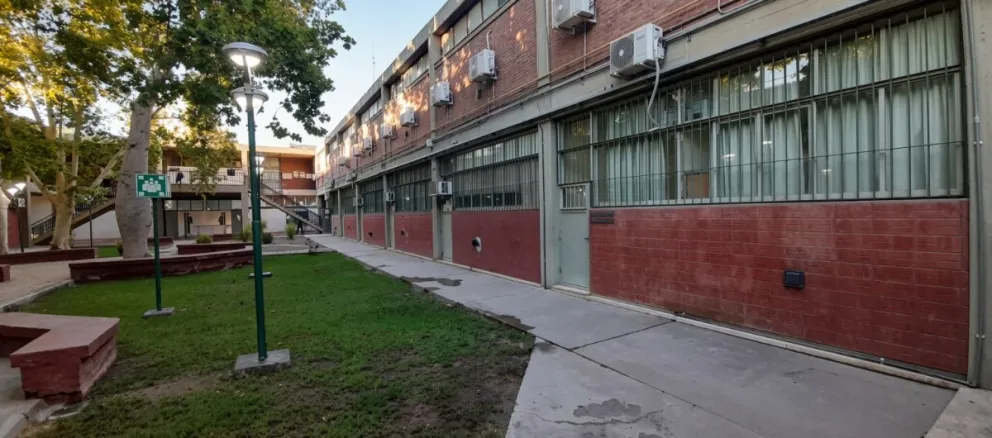 Interior de la Facultad de Ingeniería. 