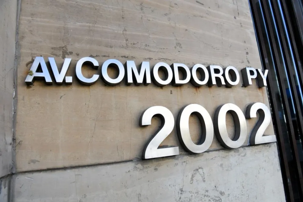 En la Avenida Comodoro Py 2002 (CABA) se encuentra el edificio de los tribunales federales penales de Argentina.
