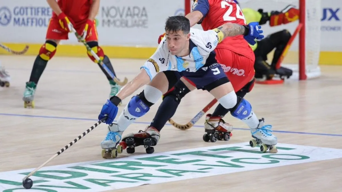 Argentine national roller hockey players in action during a previous match.