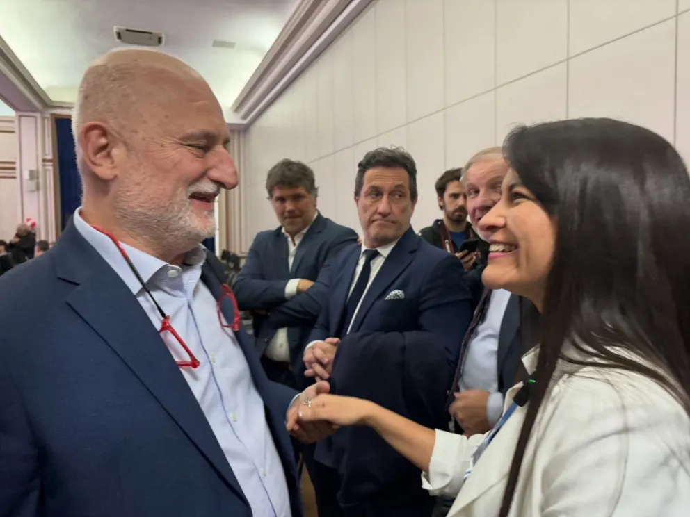 La sanjuanina Claudia Sarmiento (que está en segundo lugar de la lista), junto a Alberto Biglieri, quien la encabeza.