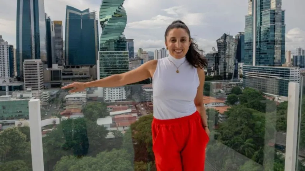 Maga Sosa vive en la Ciudad de Panamá y el terremoto la encontró en el primer piso de la empresa donde trabaja.