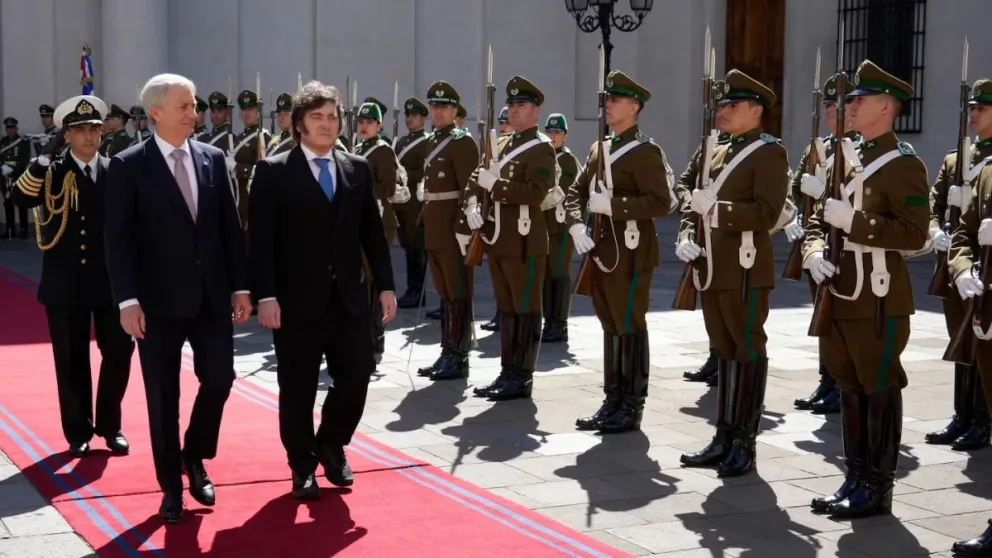 Javier Milei y José Antonio Kast en el Palacio de la Moneda de Chile.