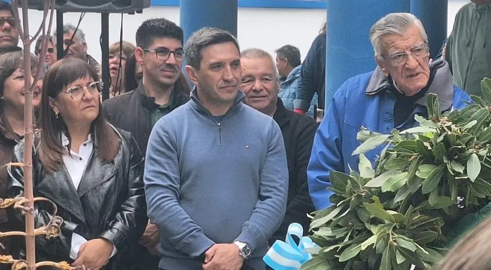 Cristian Andino, en el acto por el Día de la Lealtad Justicialista en el PJ. A su lado, José Luis Gioja, gobernador cuando el sanmartiniano ejercía la presidencia de OSSE.