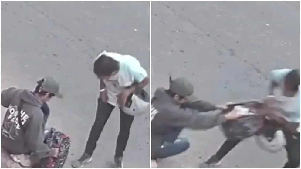 El momento exacto donde Luna le robó la mochila a Matías, un vendedor ambulante ciego.