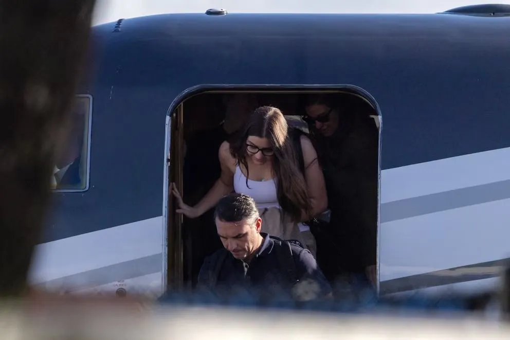 Flávio Bolsonaro a su llegada a Miami, junto a su familia.