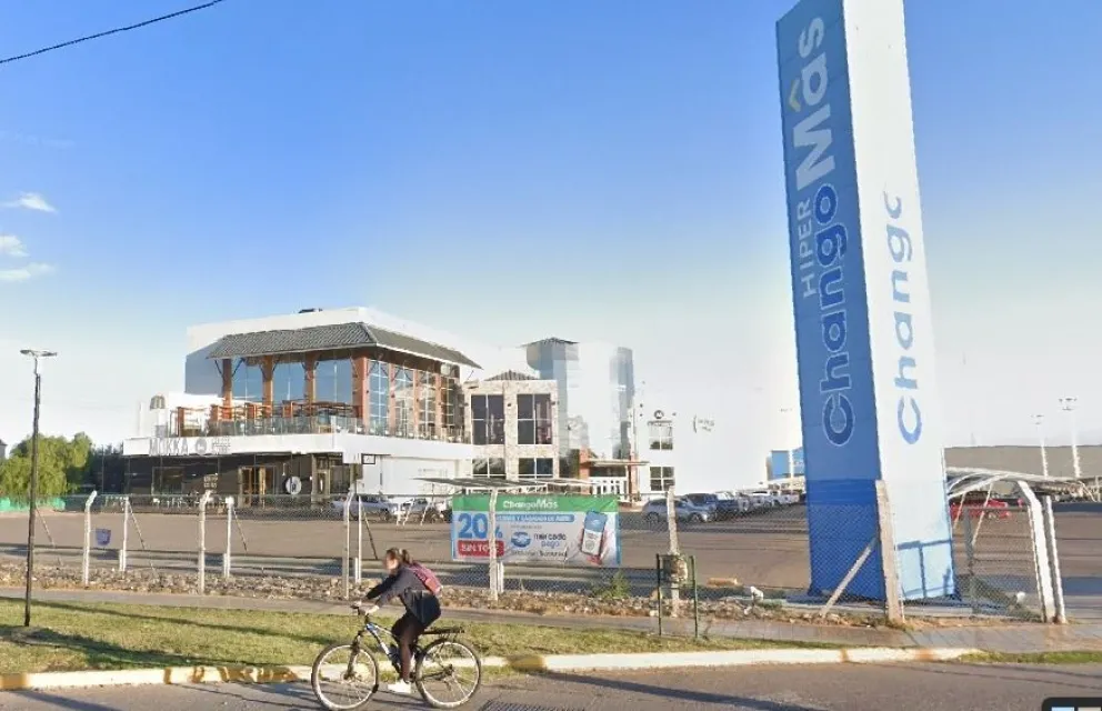 Una empresa inmobiliaria reclama que la provincia le pague por unos metros expropiados por el ensanche de la avenida Ignacio de la Roza.